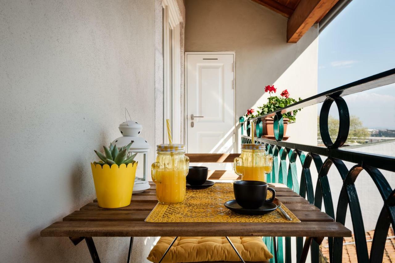 Lovelystay - Sun Loft W/ Balcony Porto Ngoại thất bức ảnh